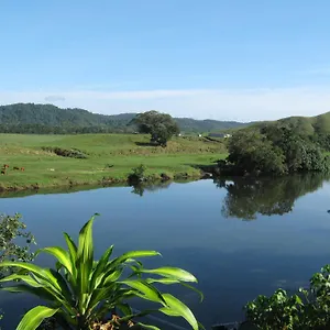 daintree-riverview-lodges.queenslandhotels.net/