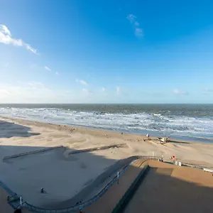 cosy-studio-with-sea-view-in-ostend.bruges-hotels.info/
